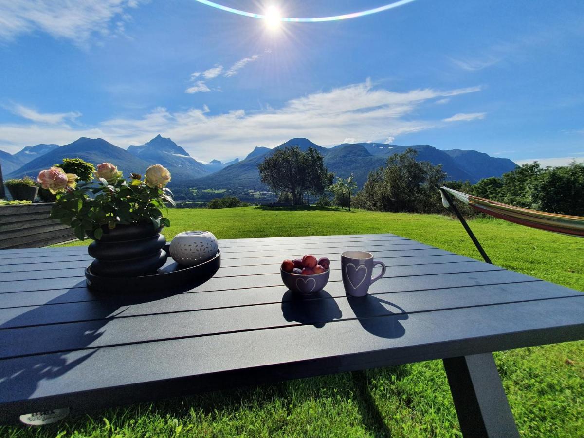 Romsdalseggen Lodge Isfjorden Luaran gambar